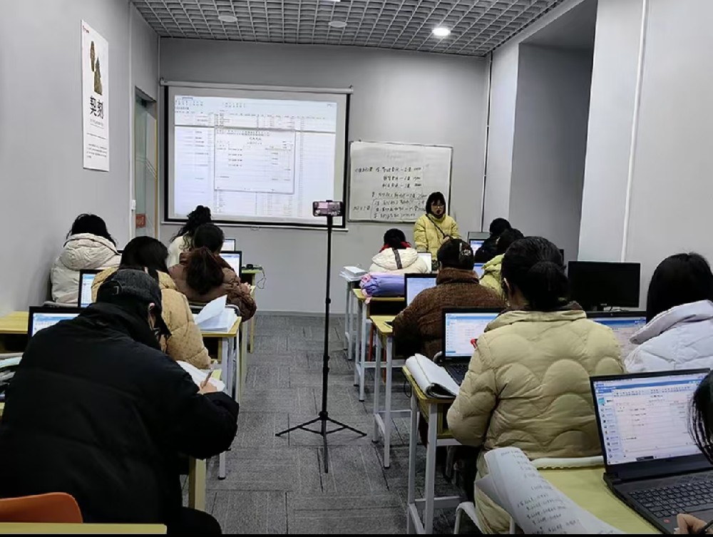 榮昌銳遠(yuǎn)培訓(xùn)課程的收費(fèi)情況怎么樣