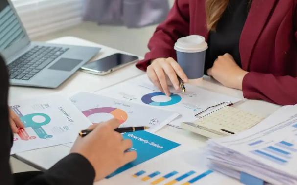 稅務(wù)師VS注冊會計師:哪個考試更讓人崩潰?數(shù)據(jù)揭露殘酷真相